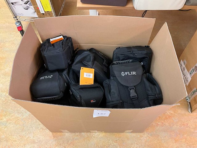 Partij flir en lowepro cameratassen - afbeelding 5 van  5