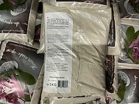 Partij flower make-up sandman beige circa 5kg per zak (70x) - afbeelding 3 van  3
