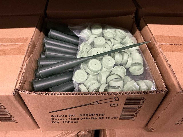 Partij flower tube with spike 15cm (11700x) - afbeelding 1 van  1