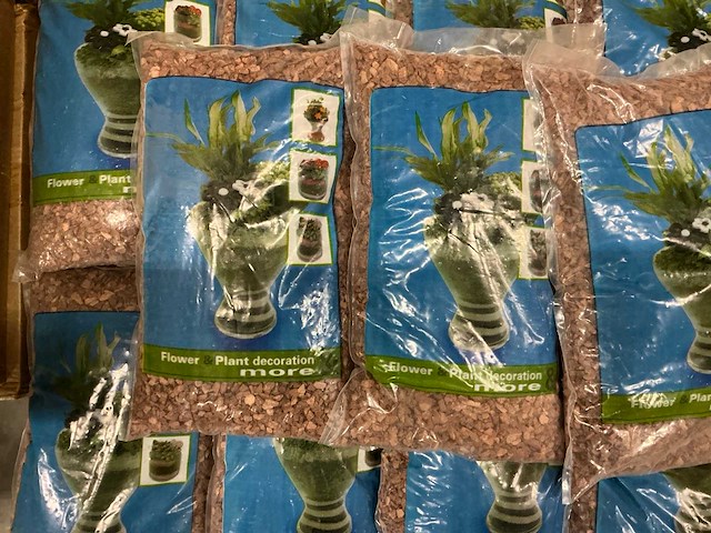 Partij flower&plant decoration natural coated brown 5-8mm 5kg (50x) - afbeelding 2 van  3