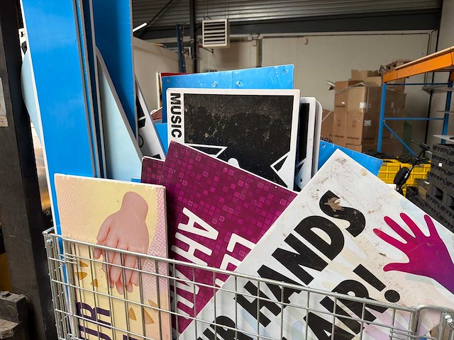 Partij foam borden (festival/evenement) - afbeelding 8 van  10