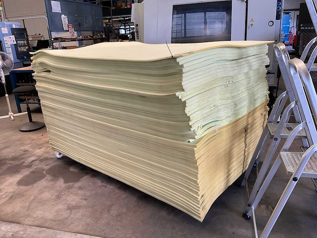 Partij foam platen - afbeelding 1 van  4