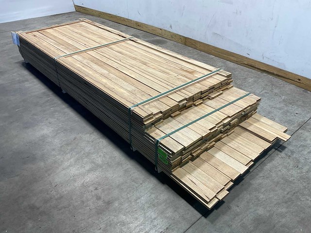 Partij fraké planken mes- en groef verbinding 275-335x9,2x2 cm - afbeelding 1 van  3