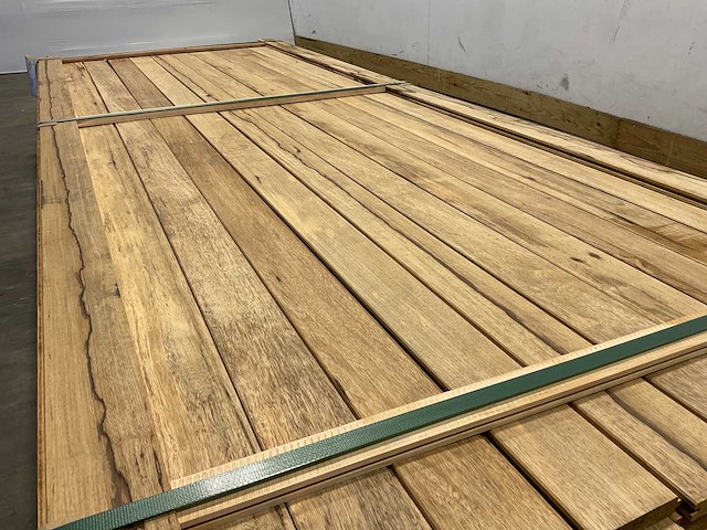 Partij fraké planken mes- en groef verbinding 275-335x9,2x2 cm - afbeelding 4 van  10