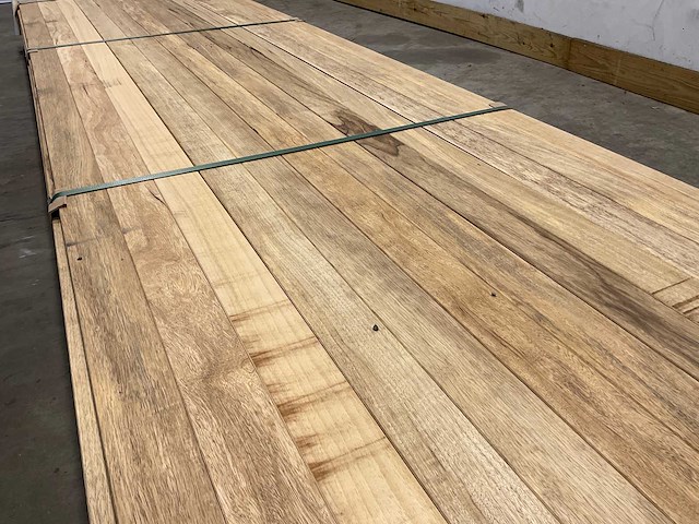 Partij fraké planken mes- en groef verbinding 365-395x9,2x2 cm - afbeelding 4 van  10