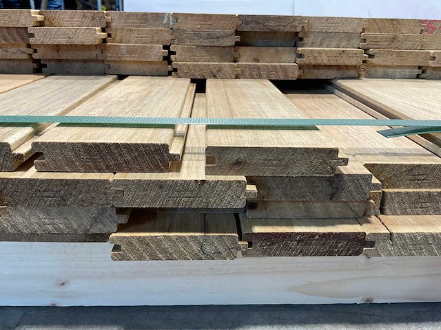 Partij fraké planken mes- en groef verbinding 365-395x9,2x2 cm - afbeelding 9 van  10