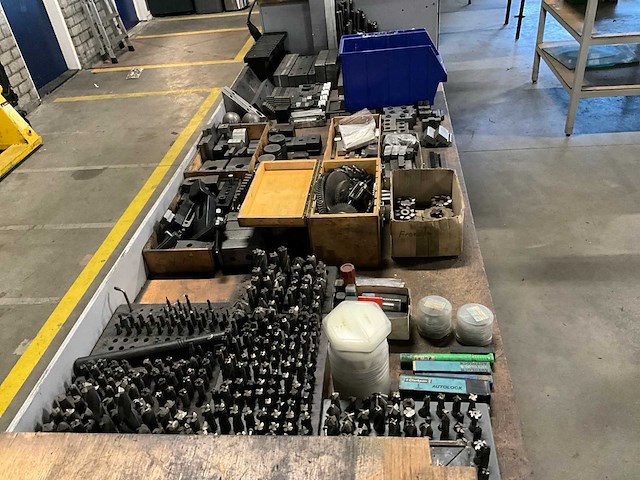 Partij frees,boor en opspangereedschap - afbeelding 1 van  13