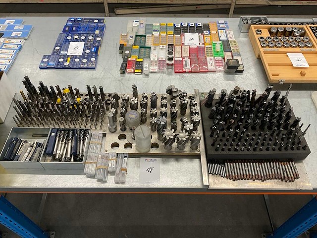 Partij freesgereedschap - afbeelding 2 van  9