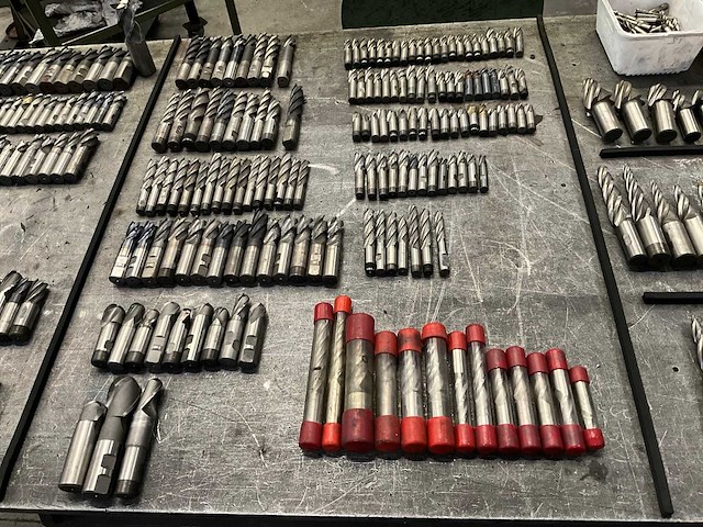 Partij freesgereedschap - afbeelding 1 van  8