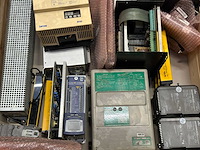 Partij frequentieregelaars, servo drives en industriële besturingsmodules - afbeelding 3 van  7