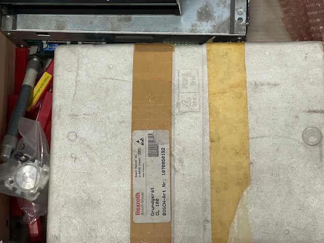 Partij frequentieregelaars, servo drives en industriële besturingsmodules - afbeelding 5 van  7