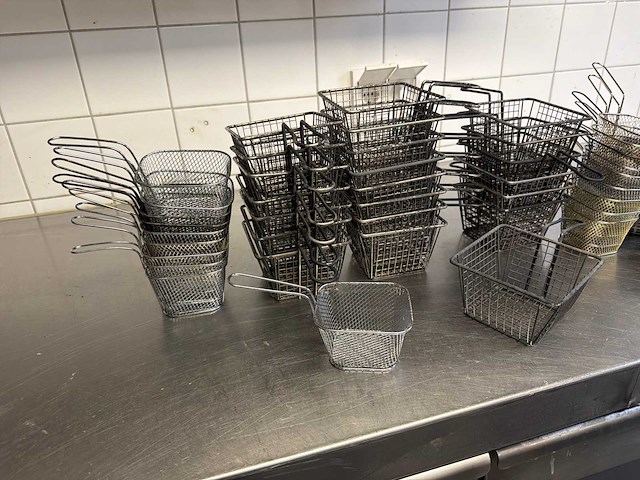 Partij friet serveer mandjes (diverse maten) (59x) - afbeelding 2 van  3