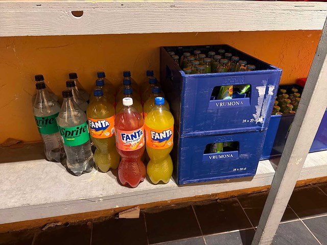 Partij frisdrank - afbeelding 6 van  7