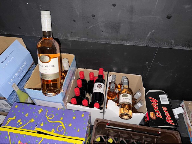 Partij (fris)dranken, emballage en chips - afbeelding 4 van  20