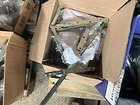 Partij fuhr - hahn -hoppe - gu - roto - sobinco - nemef - scharnieren draaikiepbeslag aanslagrubbers krukken etc - ca. 25 pallets met hang en sluitwerk - afbeelding 3 van  42