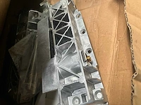 Partij fuhr - hahn -hoppe - gu - roto - sobinco - nemef - scharnieren draaikiepbeslag aanslagrubbers krukken etc - ca. 25 pallets met hang en sluitwerk - afbeelding 26 van  42