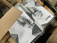 Partij fuhr - hahn -hoppe - gu - roto - sobinco - nemef - scharnieren draaikiepbeslag aanslagrubbers krukken etc - ca. 25 pallets met hang en sluitwerk - afbeelding 28 van  42