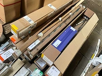 Partij fuhr - hahn -hoppe - gu - roto - sobinco - nemef - scharnieren draaikiepbeslag aanslagrubbers krukken etc - ca. 25 pallets met hang en sluitwerk - afbeelding 31 van  42