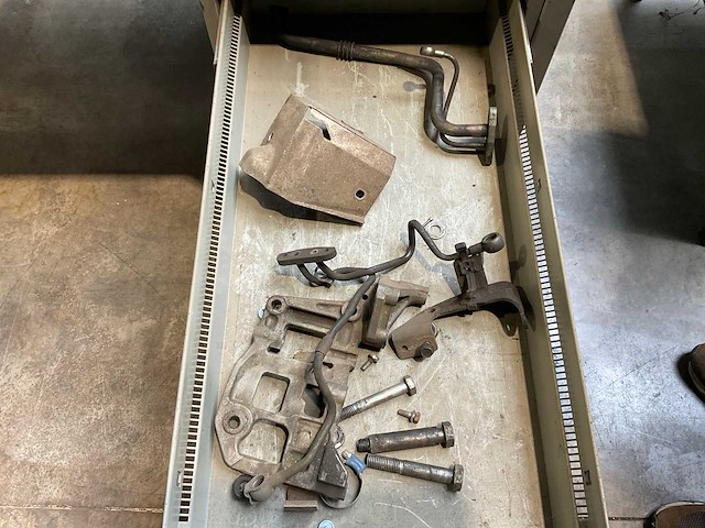 Partij garage inventaris - afbeelding 12 van  18