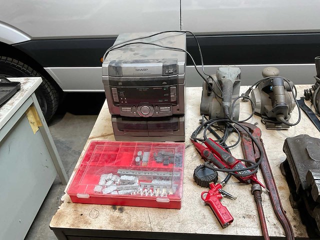 Partij garage inventaris - afbeelding 17 van  18