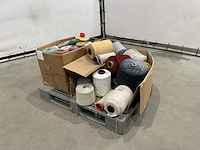 Partij garen - afbeelding 2 van  8