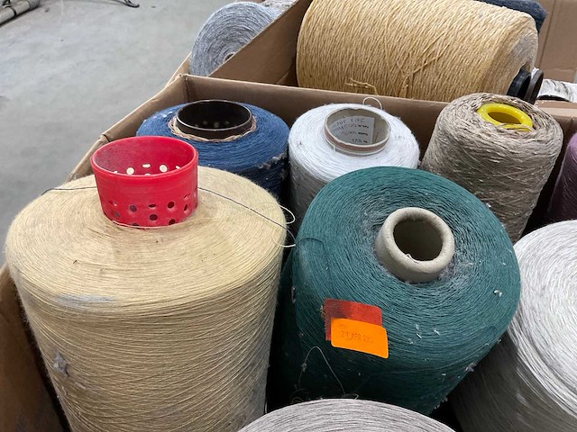 Partij garen - afbeelding 7 van  8