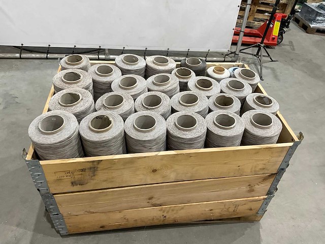 Partij garen - afbeelding 5 van  7