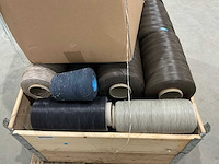 Partij garen - afbeelding 7 van  7