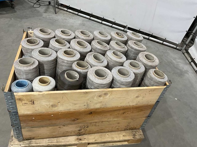 Partij garen - afbeelding 6 van  7