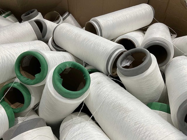 Partij garen - afbeelding 5 van  6