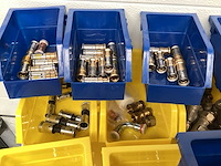 Partij gas en water koppelingen. - afbeelding 3 van  7