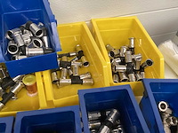 Partij gas en water koppelingen. - afbeelding 7 van  8
