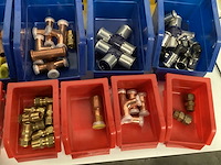 Partij gas en water koppelingen. - afbeelding 13 van  15