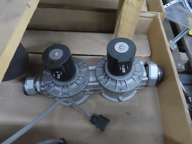 Partij gasbrandonderdelen met werkkar - afbeelding 2 van  11