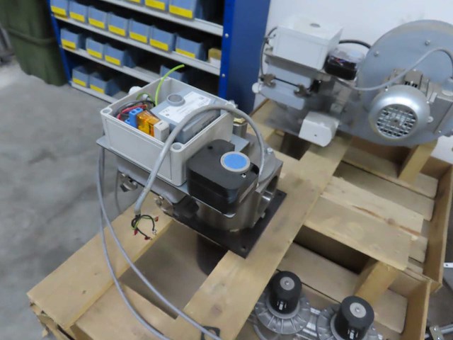 Partij gasbrandonderdelen met werkkar - afbeelding 11 van  11