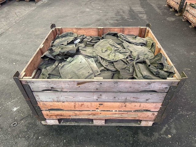 Partij gasmaskertassen m8 - afbeelding 1 van  4