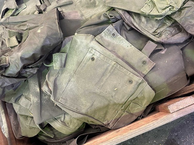 Partij gasmaskertassen m8 - afbeelding 2 van  4