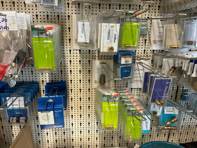 Partij gasregelaars en koppelingen - afbeelding 3 van  22