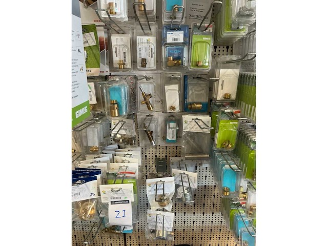 Partij gasregelaars en koppelingen - afbeelding 18 van  22