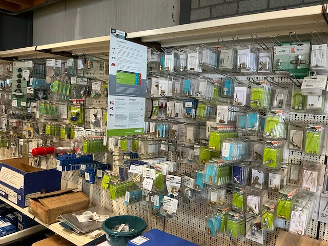 Partij gasregelaars en koppelingen - afbeelding 21 van  22