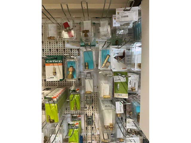 Partij gasregelaars en koppelingen - afbeelding 22 van  22