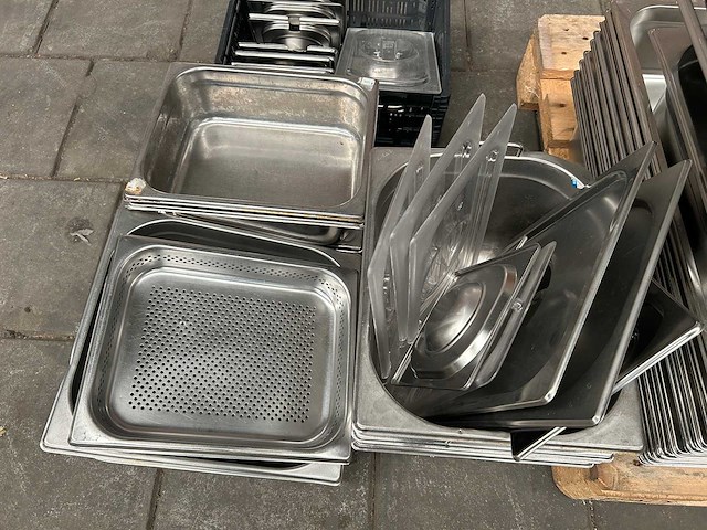 Partij gastronorm bakken en deksels - afbeelding 2 van  7