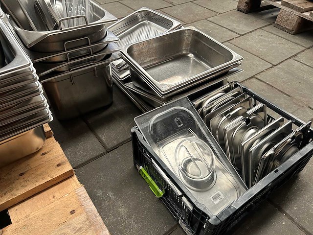 Partij gastronorm bakken en deksels - afbeelding 5 van  7
