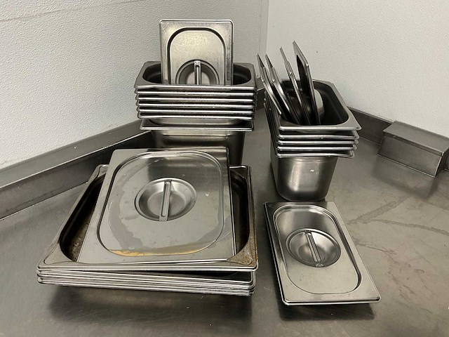 Partij gastronormbakken en deksels - afbeelding 1 van  6