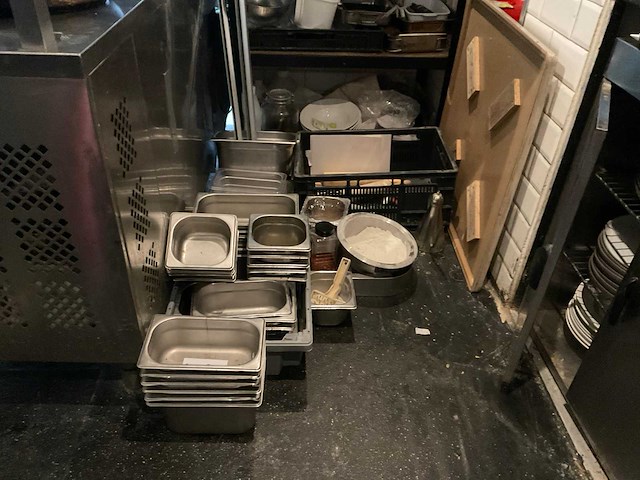 Partij gastronormbakken en divers - afbeelding 1 van  6