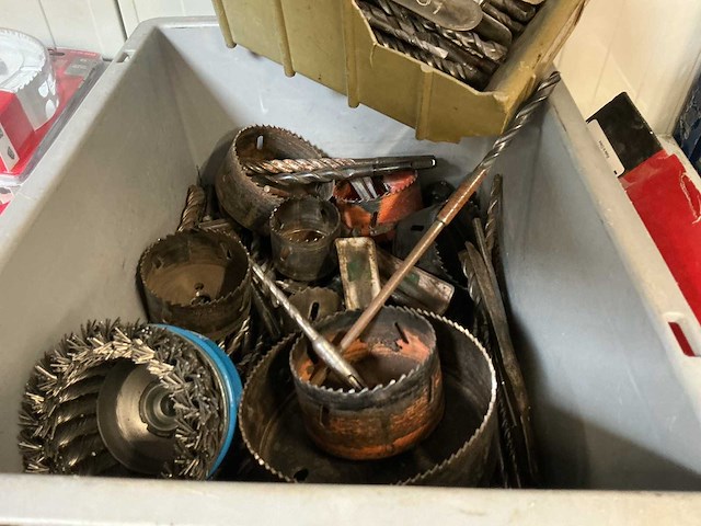 Partij gatenzaag en boren - afbeelding 2 van  4