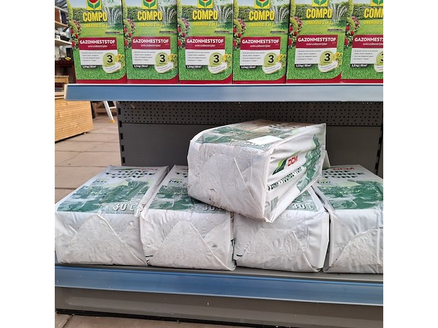 Partij gazonmeststof compo, dcm - afbeelding 3 van  12