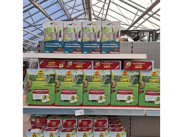 Partij gazonmeststof compo, dcm - afbeelding 10 van  12