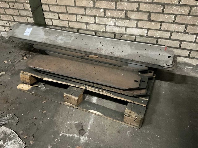 Partij gebogen platen - afbeelding 1 van  3