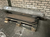 Partij gebogen platen - afbeelding 1 van  3